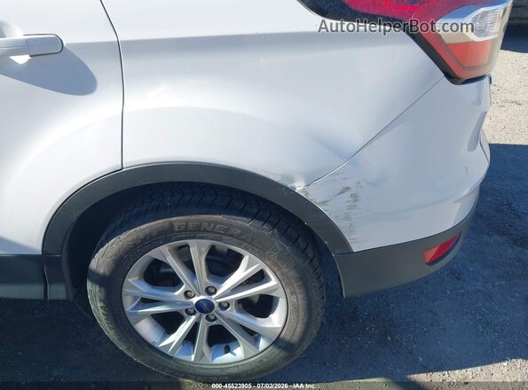 1FMCU9GD6JUA32326 2018 FORD ESCAPE White Widok z przodu
