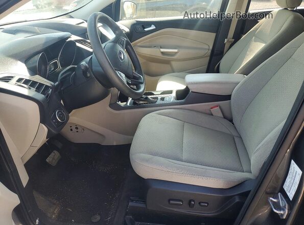 1FMCU9GD6JUC11563 2018 FORD ESCAPE Gray Front interior view