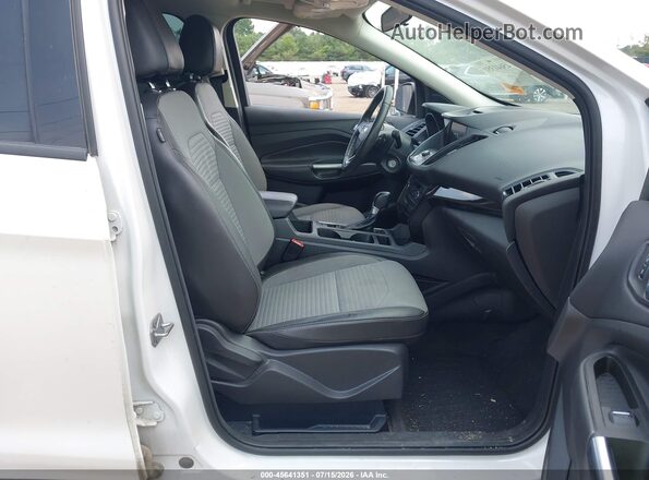 1FMCU9GD7HUA79357 2017 FORD ESCAPE White Widok wnętrza z przodu