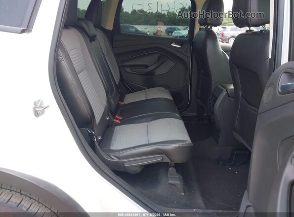 1FMCU9GD7HUA79357 2017 FORD ESCAPE White Widok naklejki z numerem VIN