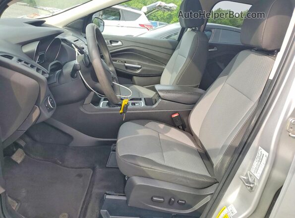 1FMCU9GD7HUC16488 2017 FORD ESCAPE Silver Front interior view