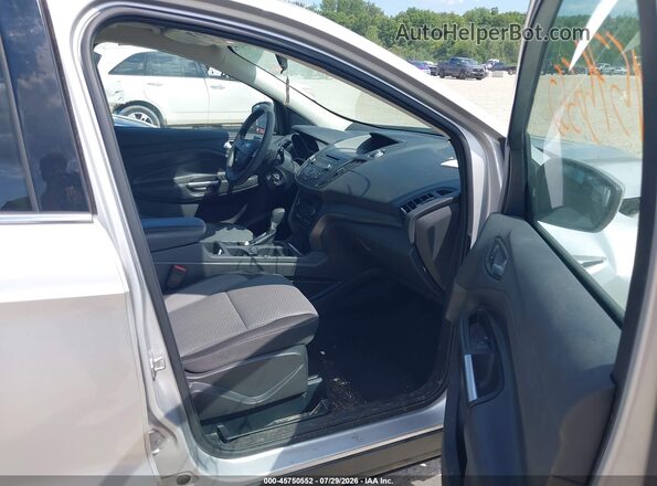 1FMCU9GD7HUC76139 2017 FORD ESCAPE Silver Front interior view