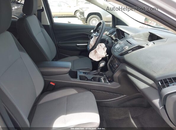 1FMCU9GD7JUA10805 2018 FORD ESCAPE Серебряный Вид салона спереди