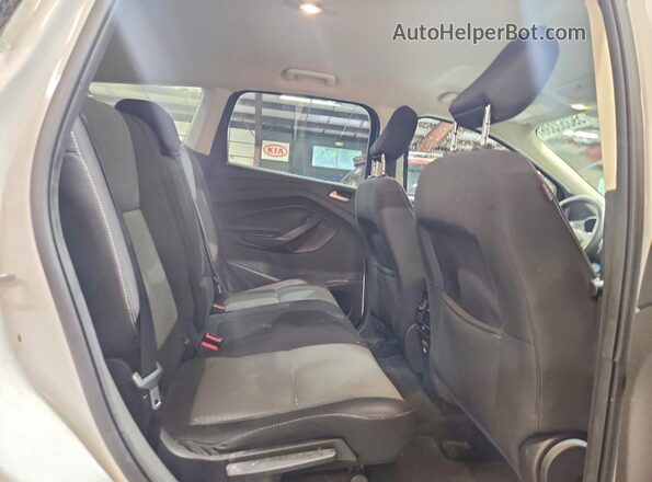 1FMCU9GD7JUB18356 2018 FORD ESCAPE Белый Вид задней части салона
