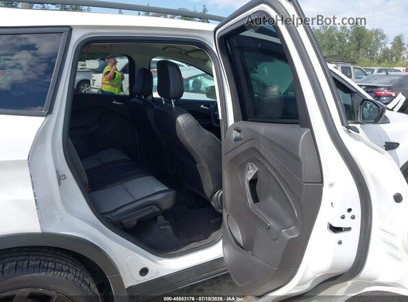 1FMCU9GD7JUB30331 2018 FORD ESCAPE White VIN კოდის სტიკერის ხედი