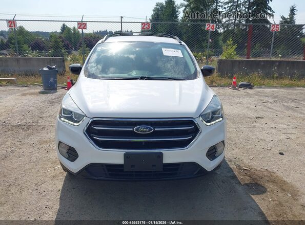 1FMCU9GD7JUB30331 2018 FORD ESCAPE White ხელსაწყოთა პანელის ხედი