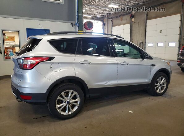 1FMCU9GD7JUB62213 2018 FORD ESCAPE Silver Trasero derecho