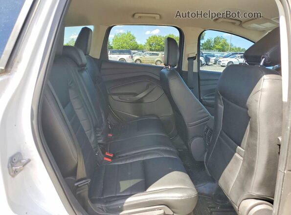 1FMCU9GD7JUC05318 2018 FORD ESCAPE Белый Вид задней части салона