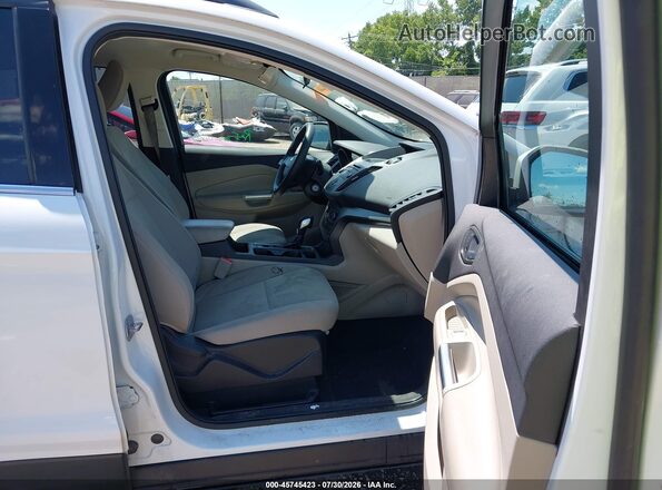 1FMCU9GD7JUC94193 2018 FORD ESCAPE White Widok wnętrza z przodu