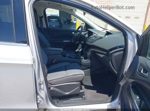 1FMCU9GD7JUD08769 2018 FORD ESCAPE Silver წინა სალონის ხედი