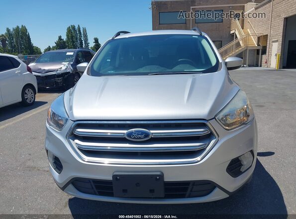 1FMCU9GD7JUD08769 2018 FORD ESCAPE Silver წინა ხედი