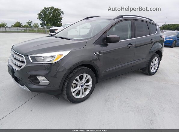 1FMCU9GD7JUD31176 2018 FORD ESCAPE Gray Առջևի ձախ երեք քառորդ տեսարան