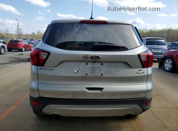 1FMCU9GD7KUB71396 2019 FORD ESCAPE Silver Вид ззаду
