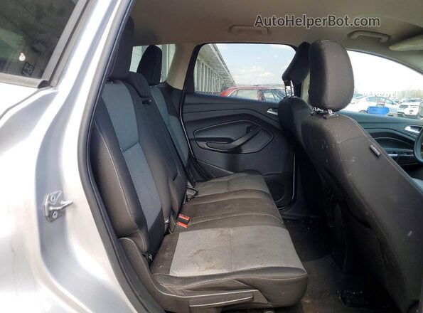 1FMCU9GD7KUB71396 2019 FORD ESCAPE Silver Вид задньої частини салону