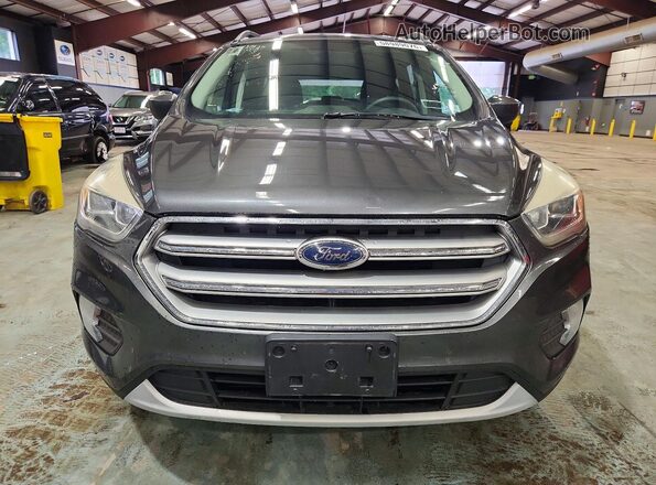 1FMCU9GD8HUB94372 2017 FORD ESCAPE Серый Вид спереди