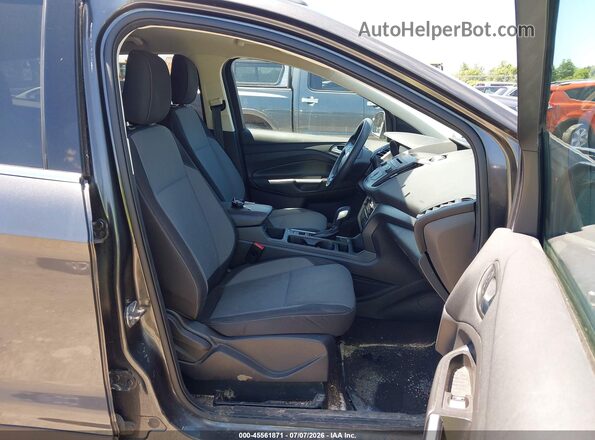 1FMCU9GD8JUB02778 2018 FORD ESCAPE Gray Front interior view
