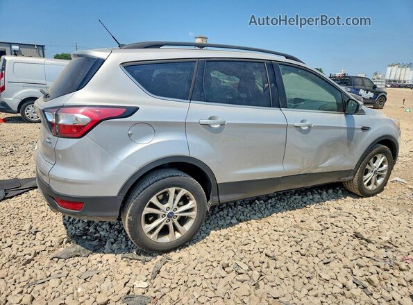 1FMCU9GD9JUA74358 2018 FORD ESCAPE Серебряный Задняя правая четверть