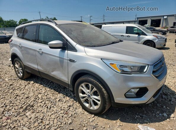 1FMCU9GD9JUA74358 2018 FORD ESCAPE Серебряный Передняя правая четверть