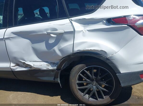 1FMCU9GD9JUC59882 2018 FORD ESCAPE White Front view