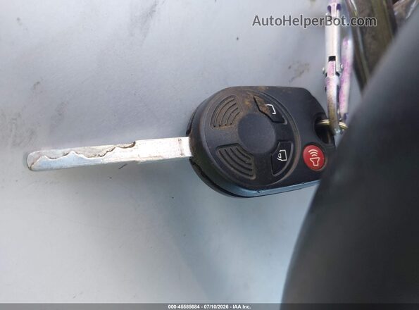 1FMCU9GD9JUC59882 2018 FORD ESCAPE White Dashboard view