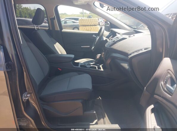 1FMCU9GD9JUD08563 2018 FORD ESCAPE Серый Вид салона спереди