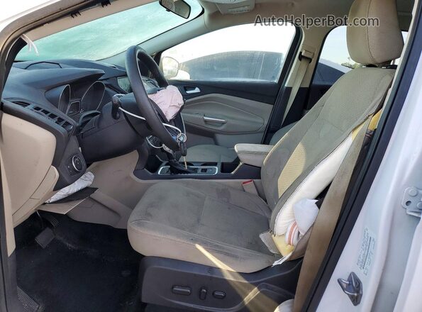1FMCU9GD9JUD19577 2018 FORD ESCAPE Белый Вид салона спереди