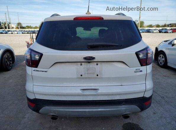 1FMCU9GD9JUD19577 2018 FORD ESCAPE Белый Вид сзади