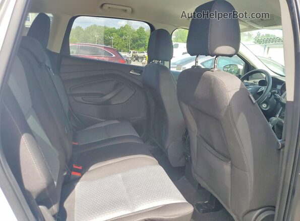 1FMCU9GDXHUB11587 2017 FORD ESCAPE Белый Вид задней части салона