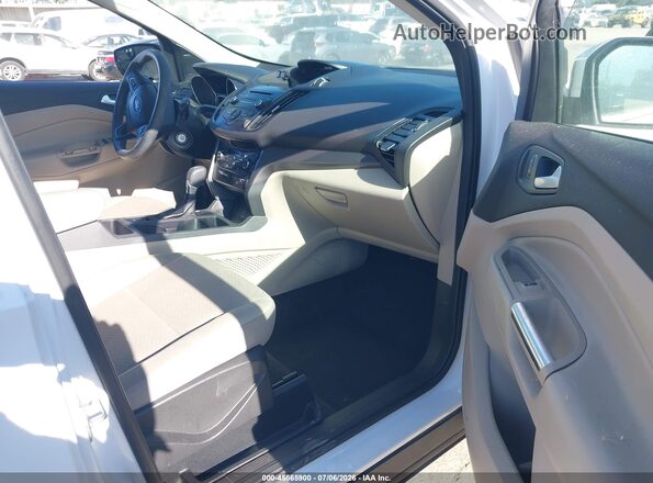 1FMCU9GDXHUD45471 2017 FORD ESCAPE White Front interior view