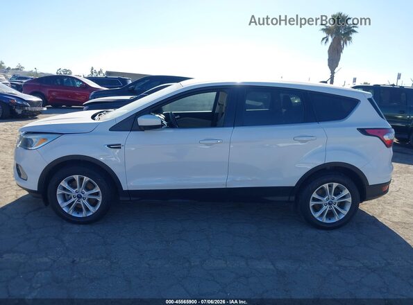 1FMCU9GDXHUD45471 2017 FORD ESCAPE White 360 interior view