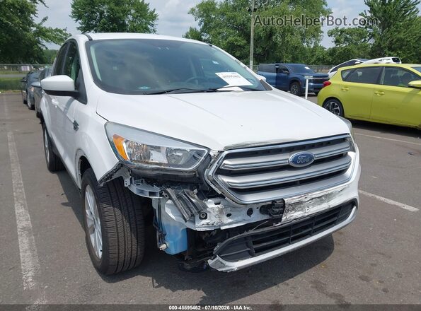 1FMCU9GDXHUD99675 2017 FORD ESCAPE Белый Вид спереди