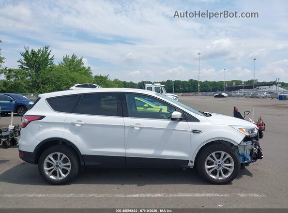 1FMCU9GDXHUD99675 2017 FORD ESCAPE Белый Вид задней части салона