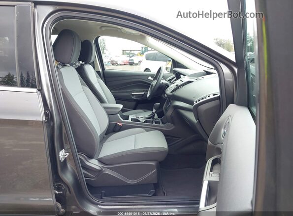 1FMCU9GDXHUE18449 2017 FORD ESCAPE Gray Vista interior delantera