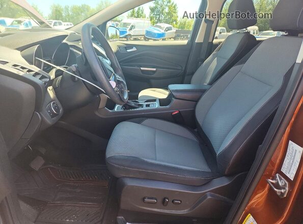1FMCU9GDXHUE56151 2017 FORD ESCAPE Orange Vista interior delantera