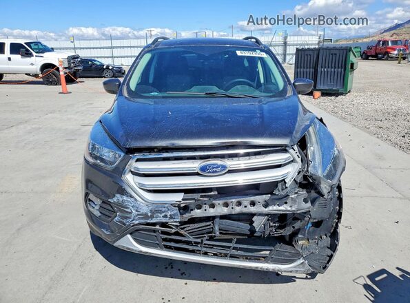 1FMCU9GDXJUA55818 2018 FORD ESCAPE Серый Вид спереди