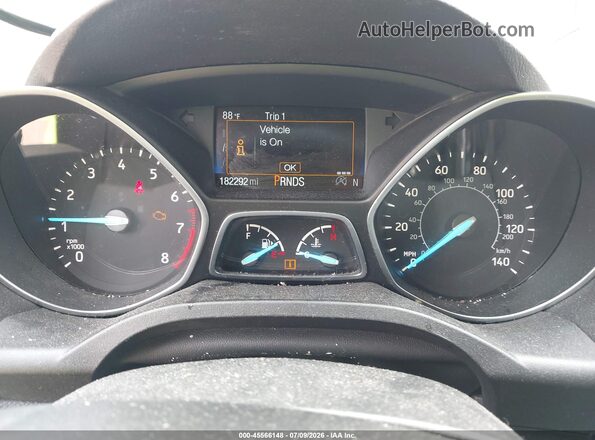 1FMCU9GDXJUB09683 2018 FORD ESCAPE Silver Widok z przodu