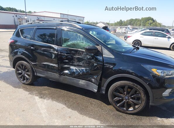 1FMCU9GDXJUB18741 2018 FORD ESCAPE Черный Вид спереди