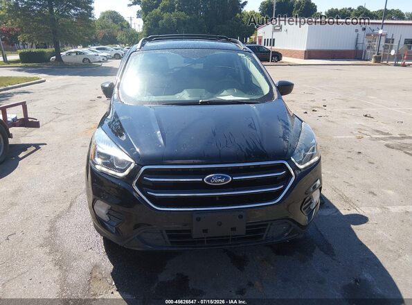 1FMCU9GDXJUB18741 2018 FORD ESCAPE Черный Вид щитка приборов