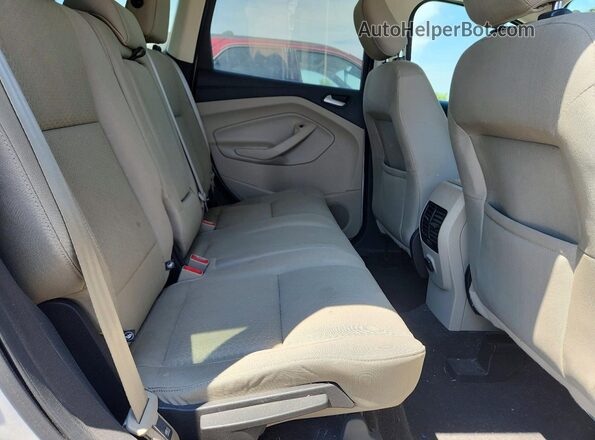 1FMCU9GDXJUD06692 2018 FORD ESCAPE Серебряный Вид задней части салона