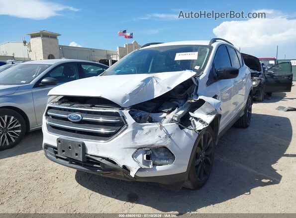 1FMCU9GDXJUD58470 2018 FORD ESCAPE White Դիմացի տեսք