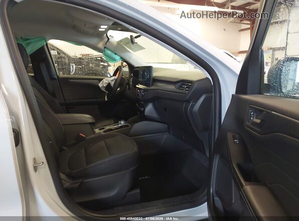 1FMCU9GN7SUB63579 2025 FORD ESCAPE White Widok wnętrza z przodu