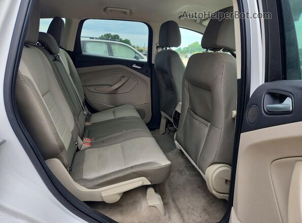1FMCU9GX0GUC01517 2016 FORD ESCAPE White Вид задньої частини салону