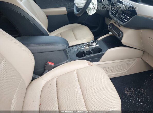 1FMCU9H93LUC58739 2020 FORD ESCAPE Серебряный Вид салона спереди