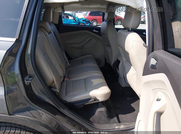 1FMCU9HD2JUB67592 2018 FORD ESCAPE Gray Widok naklejki z numerem VIN