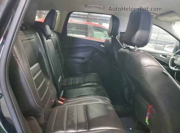 1FMCU9HD2JUB93917 2018 FORD ESCAPE Черный Вид задней части салона