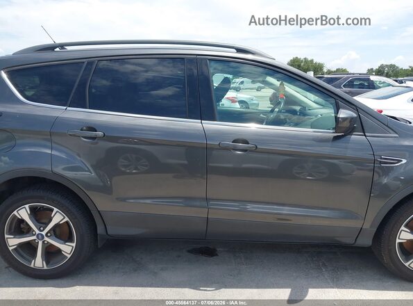1FMCU9HD2JUC07542 2018 FORD ESCAPE Gray უკანა სალონის ხედი