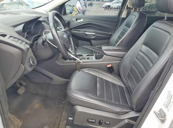 1FMCU9HD2KUC18428 2019 FORD ESCAPE Белый Вид салона спереди