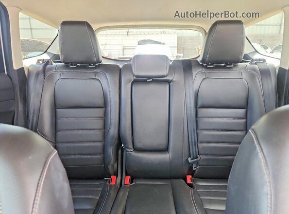 1FMCU9HD4JUA34803 2018 FORD ESCAPE White Widok tylnych siedzeń