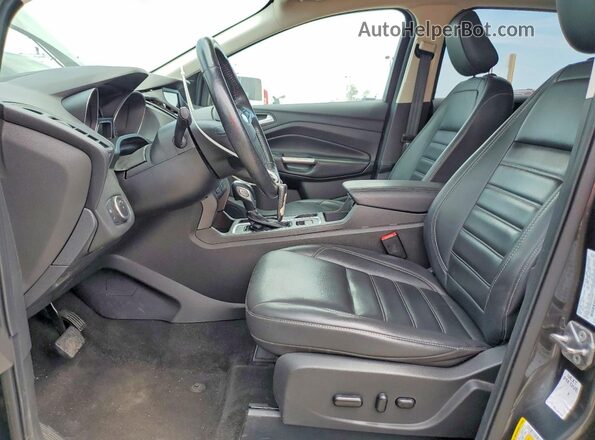 1FMCU9HD5KUA77659 2019 FORD ESCAPE Gray Front interior view