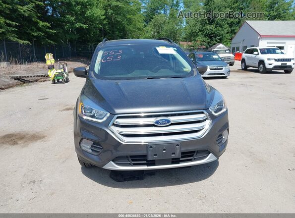 1FMCU9HD6JUD53071 2018 FORD ESCAPE Серый Вид щитка приборов